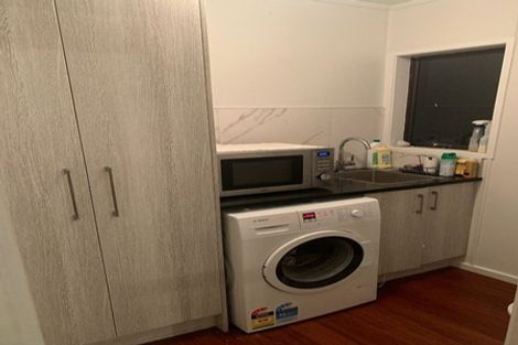 Photo of property in 8 Garner Place, Glenfield, Auckland, 0629