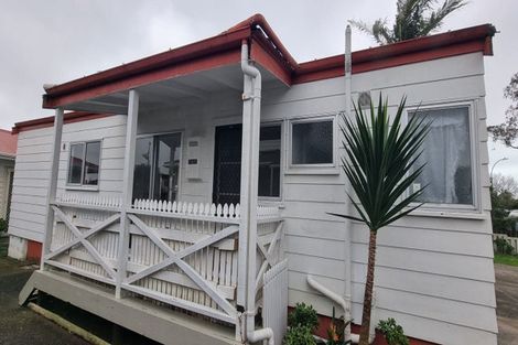 Photo of property in 11 Tyndrum Place, Highland Park, Auckland, 2010