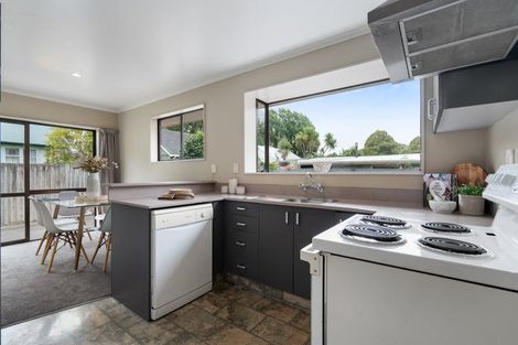 Photo of property in 2/52 Truman Road, Bryndwr, Christchurch, 8053