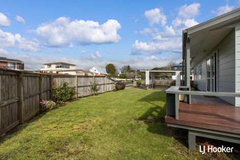 Photo of property in 5a Adela Stewart Drive West, Athenree, Waihi Beach, 3177