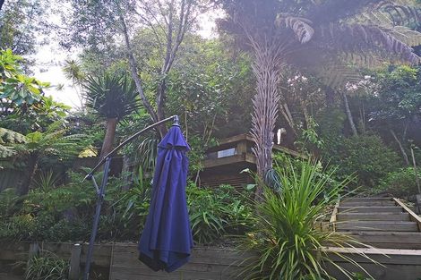 Photo of property in 2/52 Heathcote Road, Castor Bay, Auckland, 0620