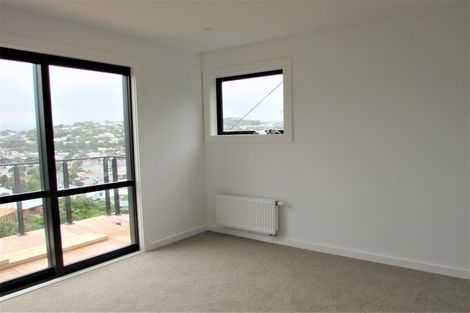 Photo of property in 84 Maupuia Road, Maupuia, Wellington, 6022