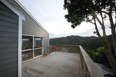 Photo of property in 2 Kapil Grove, Khandallah, Wellington, 6035