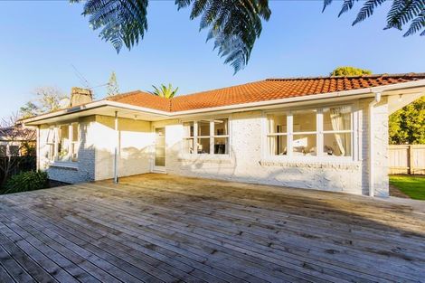 Photo of property in 32 Cutler Street, New Lynn, Auckland, 0600