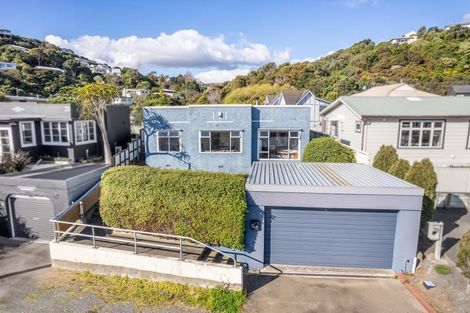 Photo of property in 126 Mana Esplanade, Paremata, Porirua, 5026