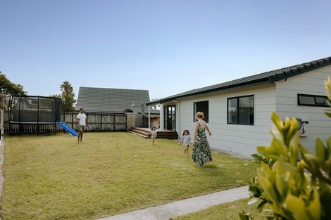 Photo of property in 17 Opal Drive, Papamoa Beach, Papamoa, 3118