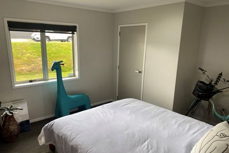 Photo of property in 86 Sunstone Crescent, Timberlea, Upper Hutt, 5018