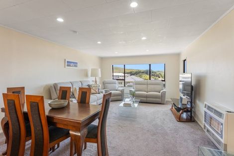 Photo of property in 4/24 Acheron Road, Paremata, Porirua, 5026