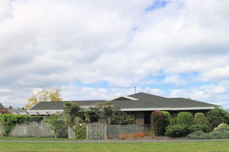 Photo of property in 2/77 Harvey Street, Waipahihi, Taupo, 3330