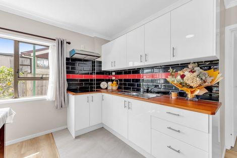Photo of property in 1/39 Hedge Row, Sunnyhills, Auckland, 2010