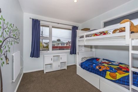 Photo of property in 90 Kendal Avenue, Burnside, Christchurch, 8053