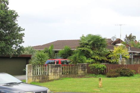 Photo of property in 1/6 Towra Place, Botany Downs, Auckland, 2010