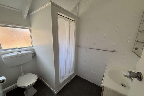 Photo of property in 45 Seaview Road, Marfell, New Plymouth, 4310