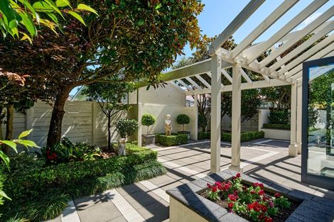 Photo of property in 15 Hautana Square, Woburn, Lower Hutt, 5010