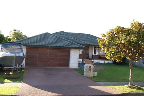 Photo of property in 17 Simon Owen Place, Golflands, Auckland, 2013