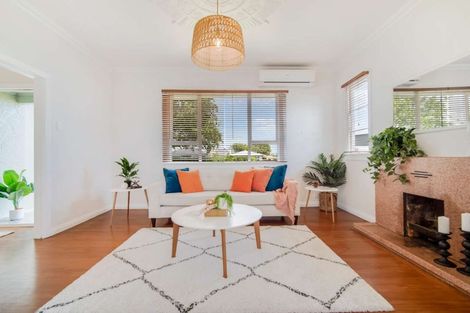 Photo of property in 403 Carrington Street, Upper Vogeltown, New Plymouth, 4310