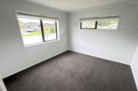 Photo of property in 4 Mooring Close, Whitby, Porirua, 5024