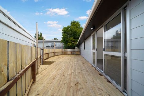 Photo of property in 1/24a Waimumu Road, Massey, Auckland, 0614