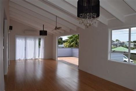 Photo of property in 1/47 Rawene Road, Birkenhead, Auckland, 0626