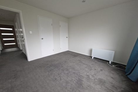Photo of property in 2/7 Alston Avenue, Kelston, Auckland, 0602
