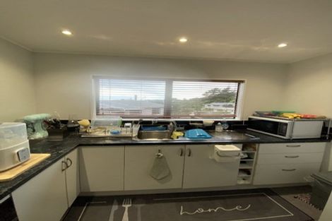 Photo of property in 33 Omapere Street, Whitby, Porirua, 5024