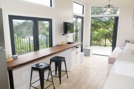 Photo of property in 10 Cross Street, Raglan, 3225