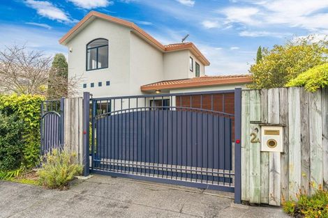 Photo of property in 1/2 Valley Road, Northcote, Auckland, 0626