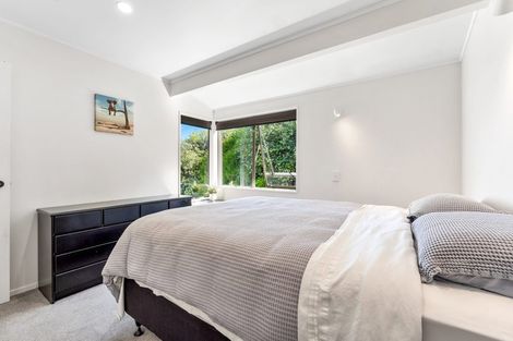 Photo of property in 26b Wade River Road, Stanmore Bay, Whangaparaoa, 0932