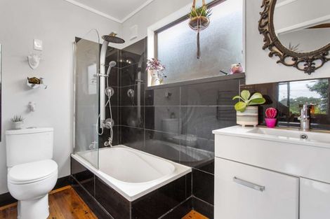 Photo of property in 1/33 Eskdale Road, Birkdale, Auckland, 0626