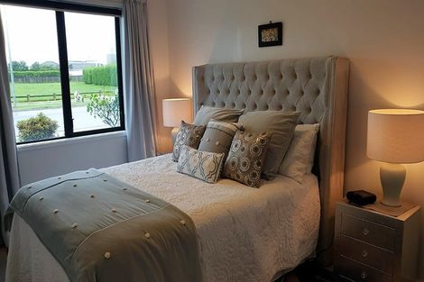 Photo of property in 61 Links Drive, Waiwhakaiho, New Plymouth, 4312