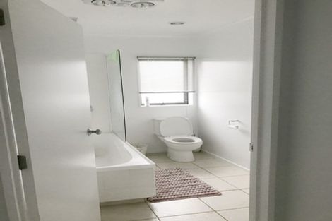 Photo of property in 22 Ashmere Lane, Weymouth, Auckland, 2103