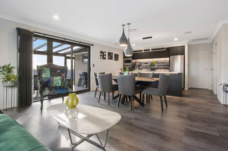 Photo of property in 6 Herring Place, Omokoroa, 3114