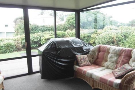 Photo of property in 21 South Road, Moturoa, New Plymouth, 4310