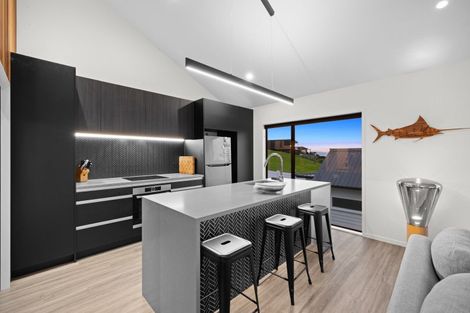 Photo of property in 4 Aquarius Lane, Langs Beach, 0582