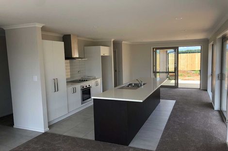 Photo of property in 15 Parton Road, Pukekohe, 2120