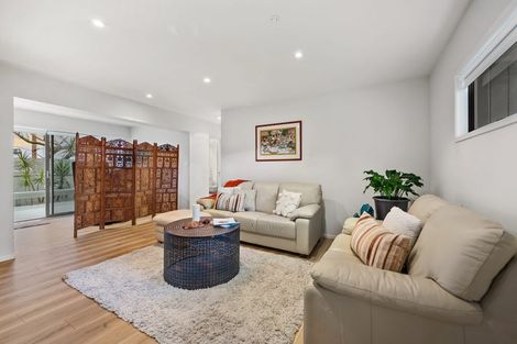 Photo of property in 2/19a Sanders Avenue, Takapuna, Auckland, 0622