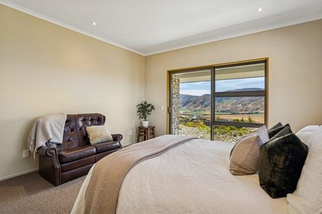 Photo of property in 51 Westreca Ridge Lane, Queensberry, Cromwell, 9383