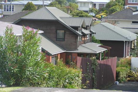 Photo of property in 2/23 Bond Crescent, Forrest Hill, Auckland, 0620