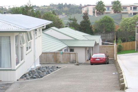 Photo of property in 1/896 East Coast Road, Northcross, Auckland, 0630