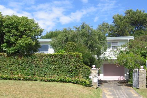 Photo of property in 2 Beulah Avenue, Rothesay Bay, Auckland, 0630