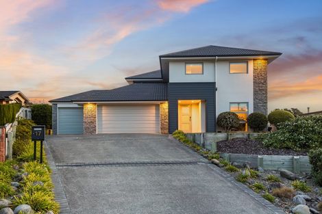 Photo of property in 17 Kepler Way, Aotea, Porirua, 5024