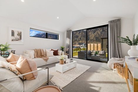 Photo of property in 91 Drysdale Road, Jacks Point, 9371