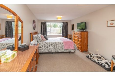 Photo of property in 10a Tracy Place, Redwood, Christchurch, 8051