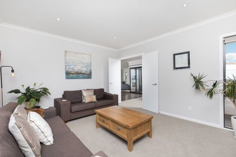 Photo of property in 10 Flynn Road, Pukekohe, 2120