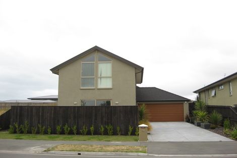 Photo of property in 16 Titirangi Crescent, Parklands, Christchurch, 8083