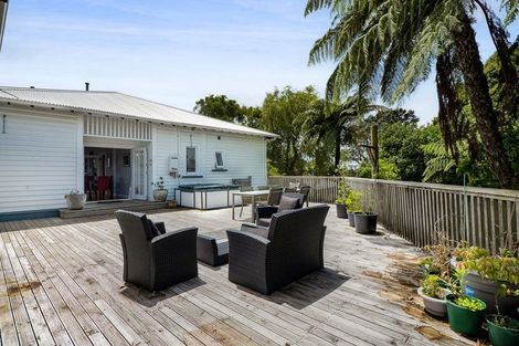 Photo of property in 51 Brois Street, Frankleigh Park, New Plymouth, 4310