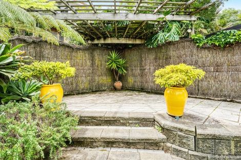 Photo of property in 9 Langstone Place, Chatswood, Auckland, 0626