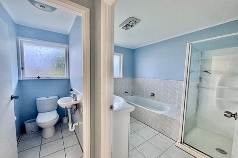 Photo of property in 18 Harford Place, Pakuranga Heights, Auckland, 2010