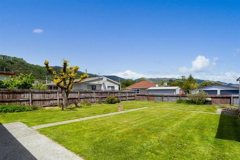 Photo of property in 32 Ranui Road, Stoke, Nelson, 7011
