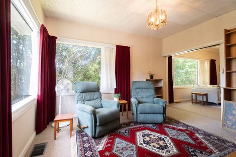 Photo of property in 25 Lyndhurst Road, Tawa, Wellington, 5028